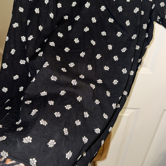 Women’s size large a.n.a. Blouse - Picture 5 of 9